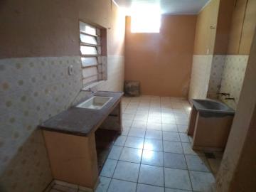 Alugar Casa / Padrão em Ribeirão Preto R$ 800,00 - Foto 7