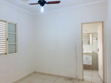 Alugar Casa / Padrão em Ribeirão Preto R$ 1.100,00 - Foto 11