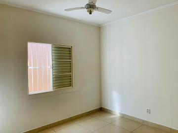 Alugar Casa / Padrão em Ribeirão Preto R$ 1.100,00 - Foto 18