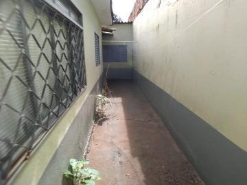 Alugar Casa / Padrão em Ribeirão Preto R$ 650,00 - Foto 8