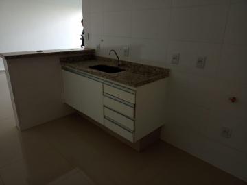 Alugar Apartamentos / Padrão em Ribeirão Preto R$ 2.000,00 - Foto 4