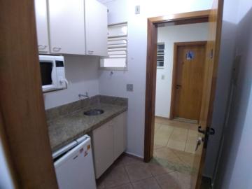 Alugar Apartamento / Kitnet em Ribeirão Preto R$ 750,00 - Foto 3