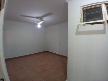 Alugar Casas / Padrão em Ribeirão Preto R$ 800,00 - Foto 12