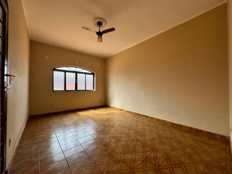 Alugar Casa / Padrão em Ribeirão Preto R$ 2.500,00 - Foto 2