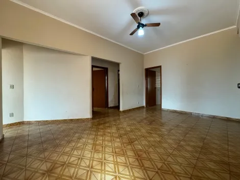 Alugar Casa / Padrão em Ribeirão Preto R$ 2.500,00 - Foto 1