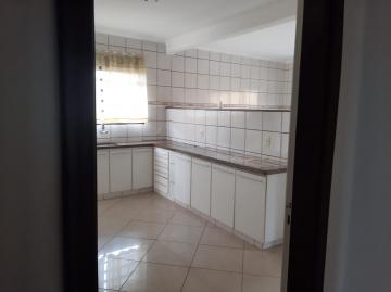 Alugar Casa / Padrão em Ribeirão Preto R$ 1.600,00 - Foto 4