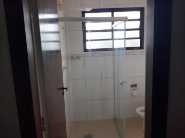 Alugar Casa / Padrão em Ribeirão Preto R$ 1.600,00 - Foto 11