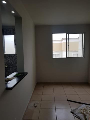 Alugar Apartamento / Padrão em Ribeirão Preto R$ 900,00 - Foto 2