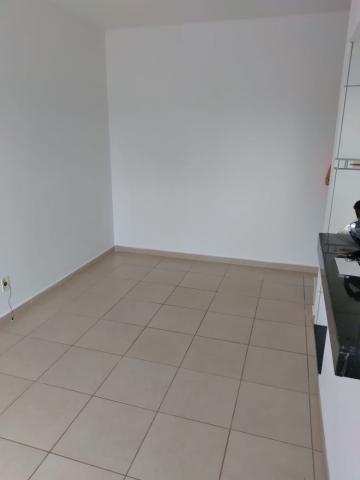 Alugar Apartamento / Padrão em Ribeirão Preto R$ 1.200,00 - Foto 3