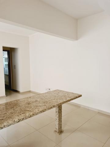 Alugar Apartamento / Padrão em Ribeirão Preto R$ 1.100,00 - Foto 3