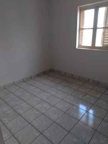 Alugar Apartamento / Padrão em Ribeirão Preto R$ 850,00 - Foto 5