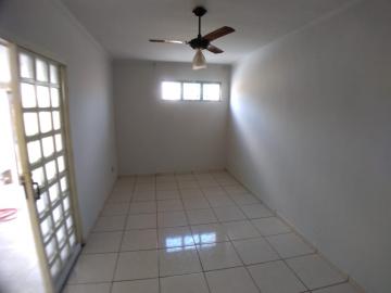 Alugar Casa / Padrão em Ribeirão Preto R$ 975,00 - Foto 1