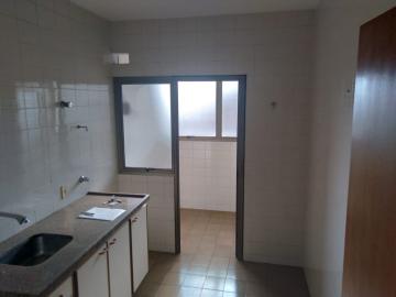 Alugar Apartamento / Padrão em Ribeirão Preto R$ 700,00 - Foto 2