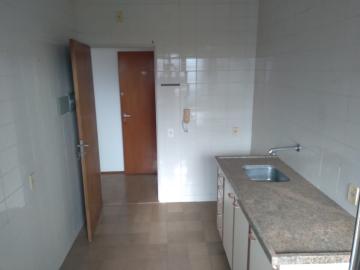 Alugar Apartamento / Padrão em Ribeirão Preto R$ 700,00 - Foto 3