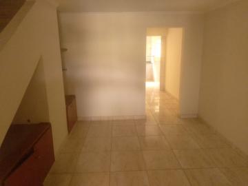 Alugar Casa / Padrão em Ribeirão Preto R$ 1.300,00 - Foto 3