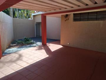 Casa / Padrão em Ribeirão Preto Alugar por R$2.800,00