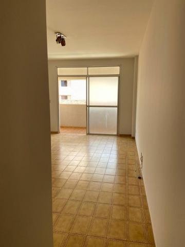 Alugar Apartamento / Padrão em Ribeirão Preto R$ 1.100,00 - Foto 2