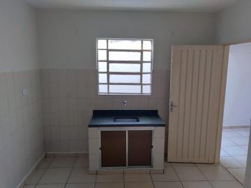 Alugar Casa / Padrão em Ribeirão Preto R$ 1.100,00 - Foto 3