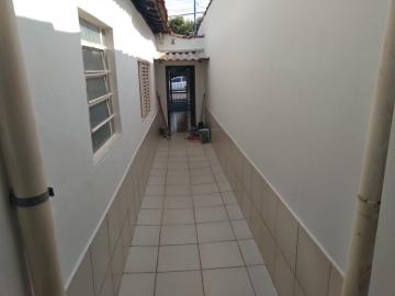 Alugar Casa / Padrão em Ribeirão Preto R$ 1.100,00 - Foto 9