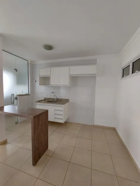 Alugar Apartamento / Padrão em Ribeirão Preto R$ 1.600,00 - Foto 5