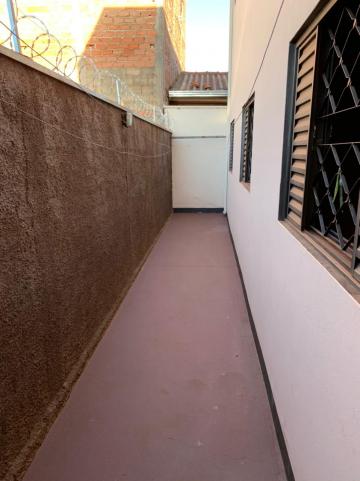 Alugar Casa / Padrão em Pradópolis R$ 1.700,00 - Foto 14