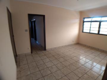 Alugar Casa / Padrão em Ribeirão Preto R$ 1.300,00 - Foto 3