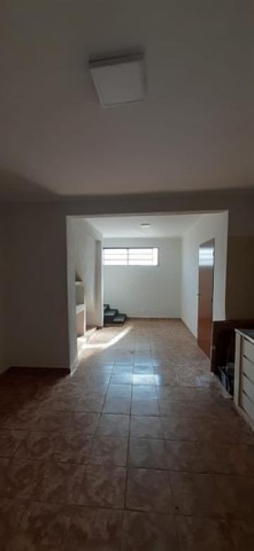Alugar Casa / Padrão em Ribeirão Preto R$ 1.650,00 - Foto 4