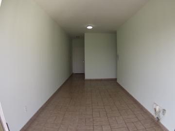 Alugar Apartamento / Padrão em Ribeirão Preto R$ 450,00 - Foto 2