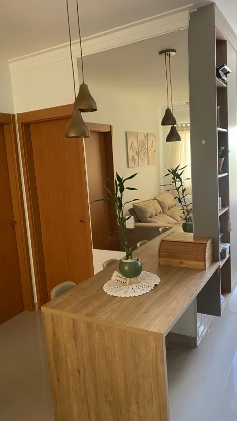 Alugar Apartamento / Padrão em Ribeirão Preto R$ 900,00 - Foto 2