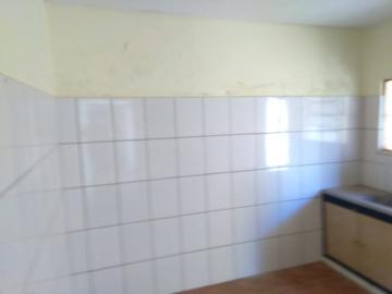 Alugar Casa / Padrão em Ribeirão Preto R$ 650,00 - Foto 4