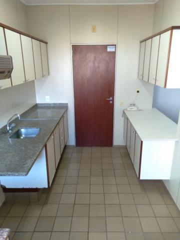 Alugar Apartamento / Padrão em Ribeirão Preto R$ 1.200,00 - Foto 4