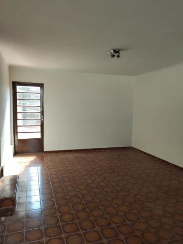 Alugar Casa / Padrão em Ribeirão Preto R$ 1.100,00 - Foto 2