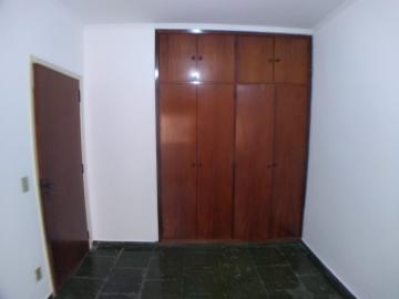 Alugar Apartamentos / Padrão em Ribeirão Preto R$ 750,00 - Foto 4