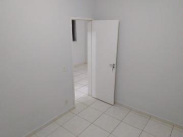 Alugar Apartamento / Padrão em Ribeirão Preto R$ 600,00 - Foto 4