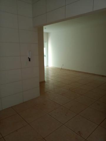 Alugar Apartamento / Padrão em Ribeirão Preto R$ 1.200,00 - Foto 2