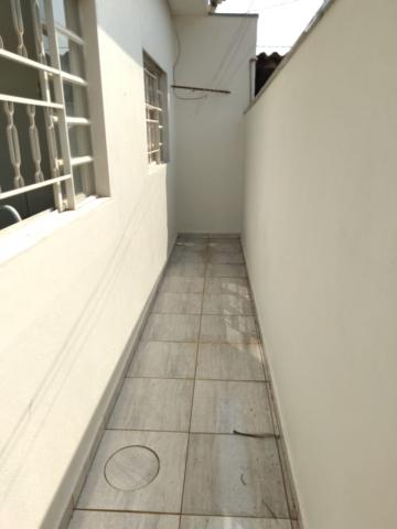 Alugar Casa / Padrão em Ribeirão Preto R$ 700,00 - Foto 8