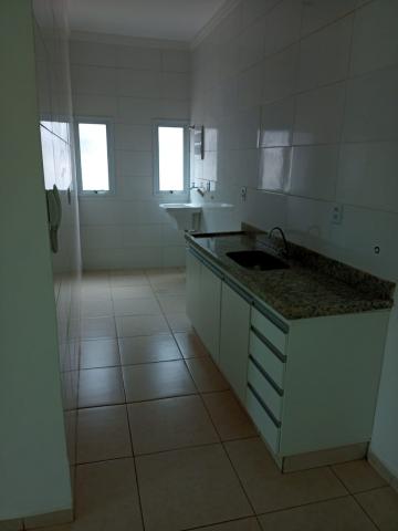 Alugar Apartamento / Padrão em Ribeirão Preto R$ 1.200,00 - Foto 4