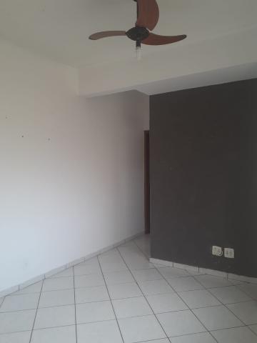 Alugar Apartamento / Padrão em Ribeirão Preto R$ 850,00 - Foto 4