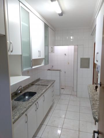 Alugar Apartamento / Padrão em Ribeirão Preto R$ 1.400,00 - Foto 4