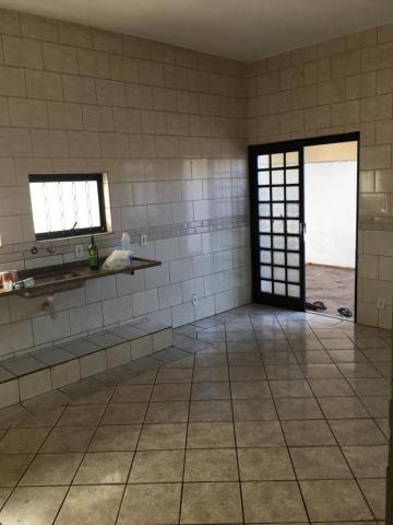 Alugar Casa / Padrão em Ribeirão Preto R$ 1.700,00 - Foto 5