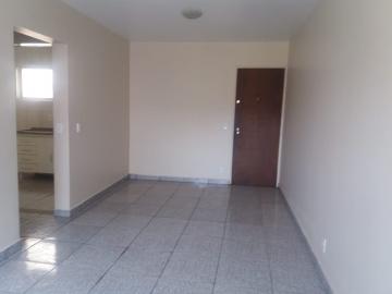 Alugar Apartamento / Padrão em Ribeirão Preto R$ 900,00 - Foto 1