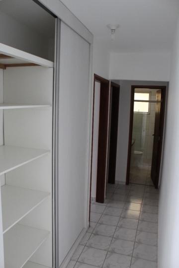 Alugar Apartamento / Padrão em Ribeirão Preto R$ 1.000,00 - Foto 5