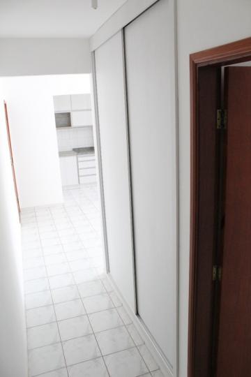 Alugar Apartamento / Padrão em Ribeirão Preto R$ 1.000,00 - Foto 9