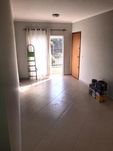 Alugar Apartamento / Padrão em Ribeirão Preto R$ 1.100,00 - Foto 2