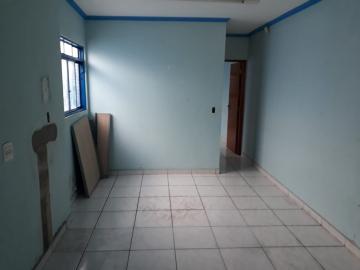 Alugar Casas / Padrão em Ribeirão Preto R$ 950,00 - Foto 2