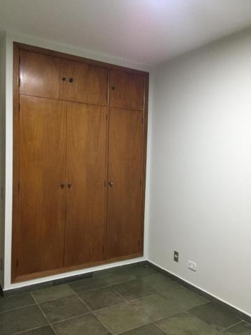 Alugar Apartamento / Padrão em Ribeirão Preto R$ 1.600,00 - Foto 4