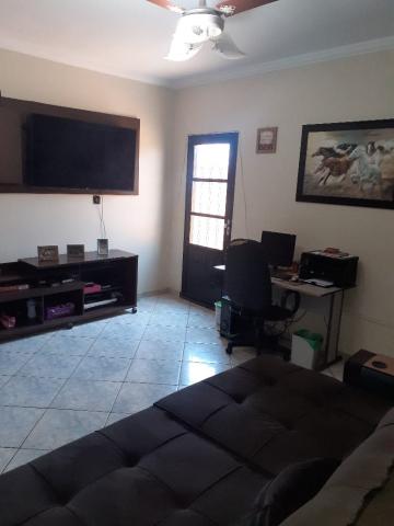 Alugar Casa / Padrão em Ribeirão Preto R$ 1.850,00 - Foto 1