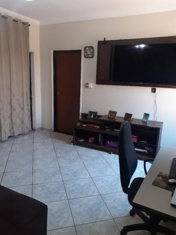 Alugar Casa / Padrão em Ribeirão Preto R$ 1.850,00 - Foto 4