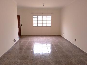 Alugar Casa / Padrão em Ribeirão Preto R$ 2.500,00 - Foto 1