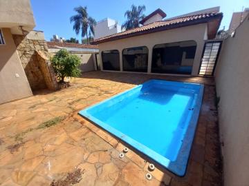 Casa / Padrão em Ribeirão Preto Alugar por R$3.000,00